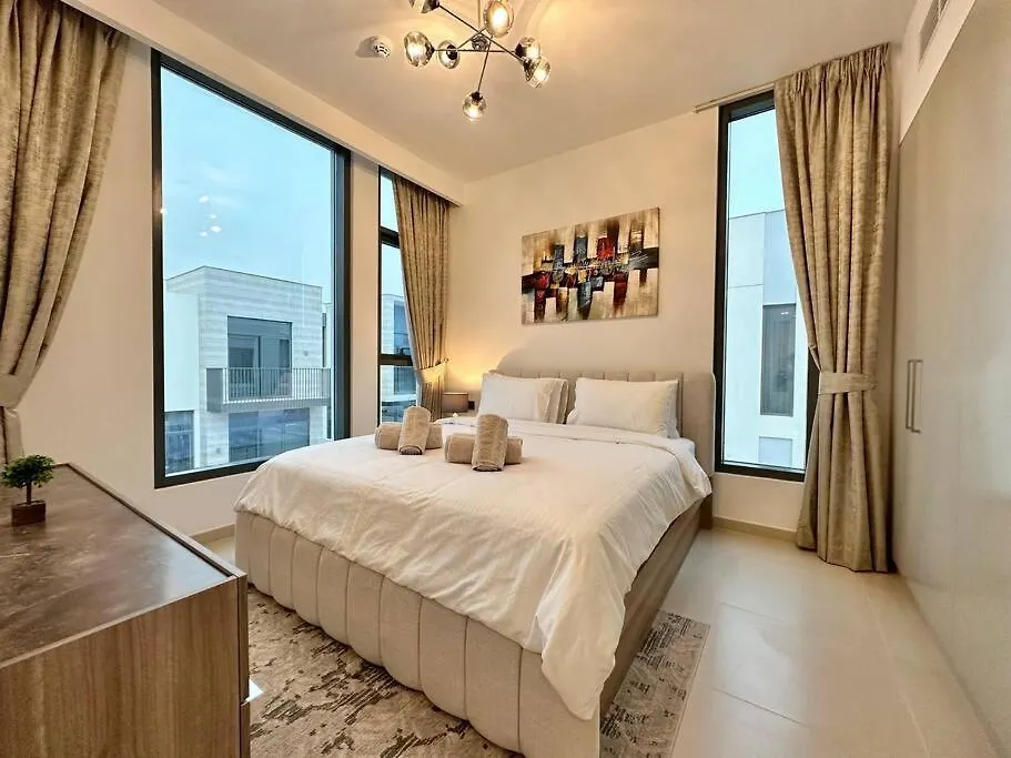 * Dweller * Dubai Family Tranquil Villa Sleeps 8
