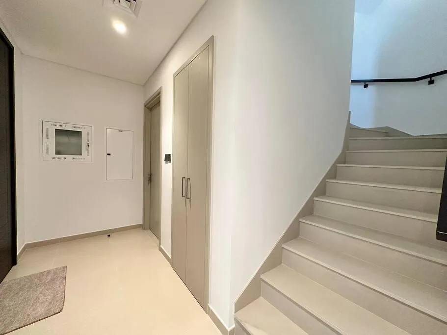 * Dweller * Dubai Family Tranquil Villa Sleeps 8