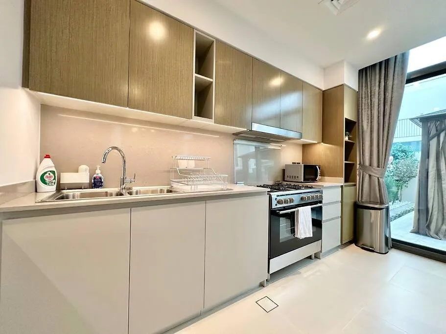 * Dweller * Dubai Family Tranquil Villa Sleeps 8