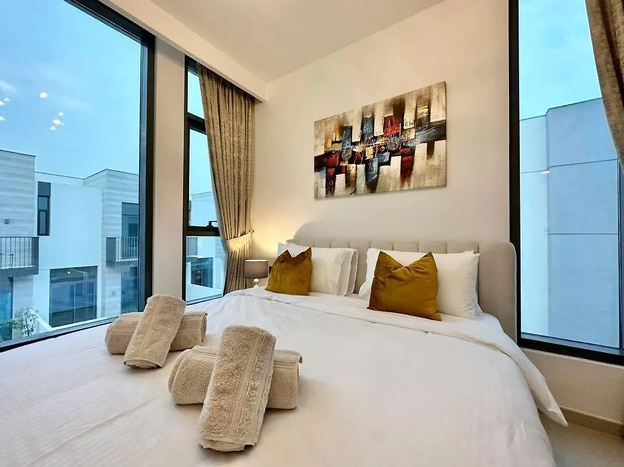 * Dweller * Dubai Family Tranquil Villa Sleeps 8 United Arab Emirates