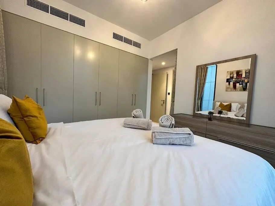 * Dweller * Dubai Family Tranquil Villa Sleeps 8 0*,  United Arab Emirates
