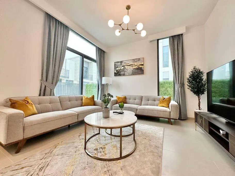 * Dweller * Dubai Family Tranquil Villa Sleeps 8