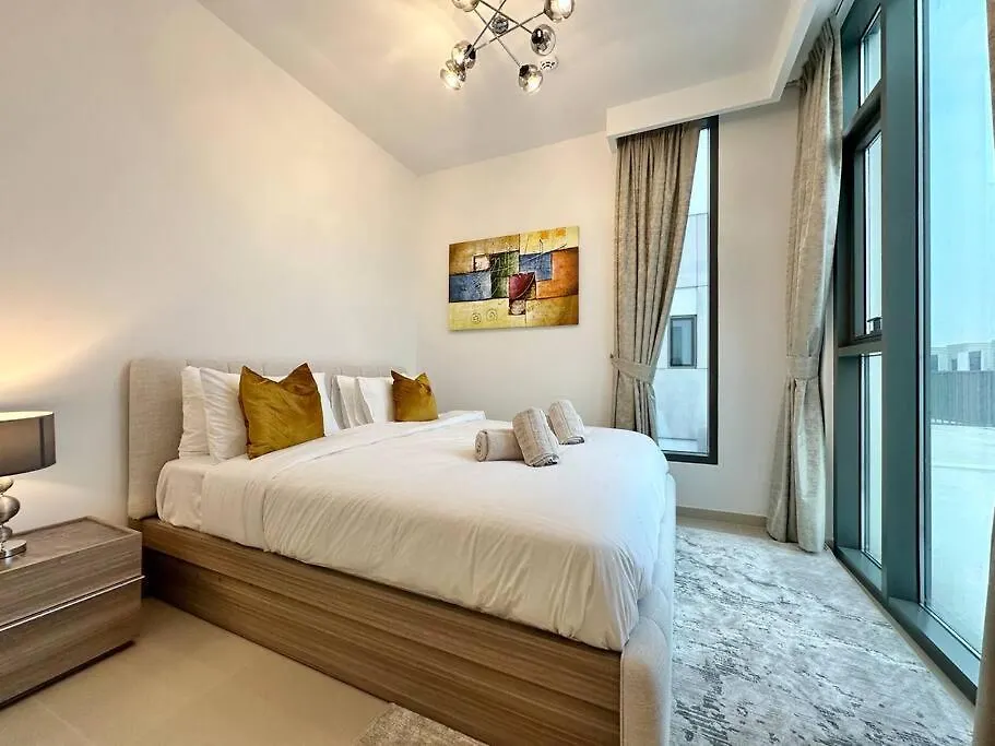 * Dweller * Dubai Family Tranquil Villa Sleeps 8 United Arab Emirates