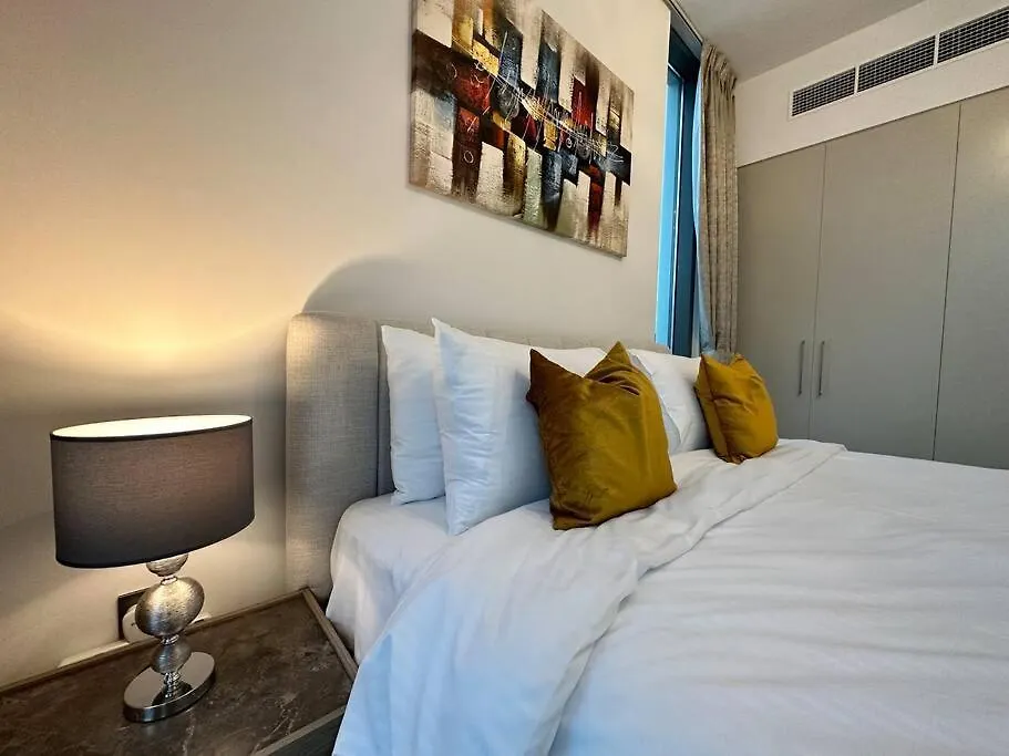 * Dweller * Dubai Family Tranquil Villa Sleeps 8