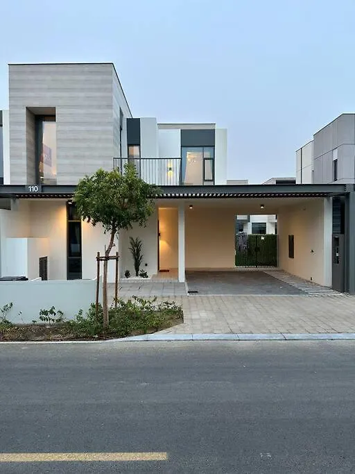 * Dweller * Dubai Family Tranquil Villa Sleeps 8 0*,  United Arab Emirates