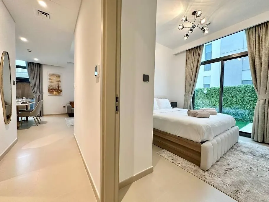 * Dweller * Dubai Family Tranquil Villa Sleeps 8 0*,