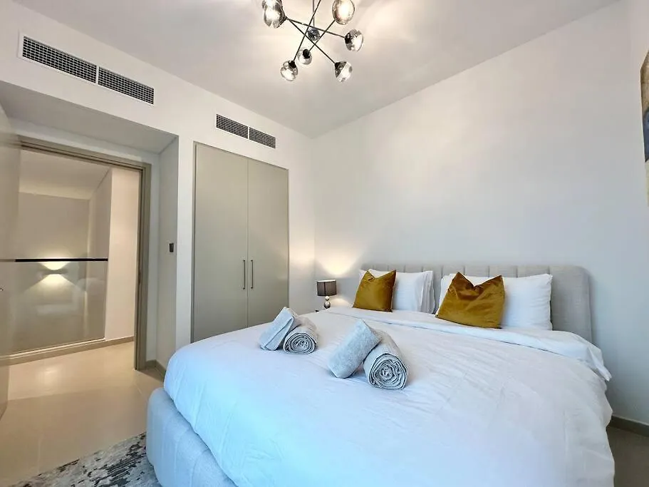 * Dweller * Dubai Family Tranquil Villa Sleeps 8