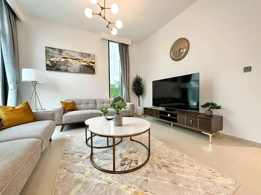 * Dweller * Dubai Family Tranquil Villa Sleeps 8
