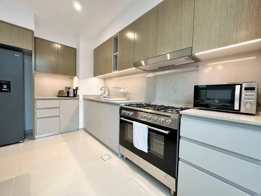 * Dweller * Dubai Family Tranquil Villa Sleeps 8